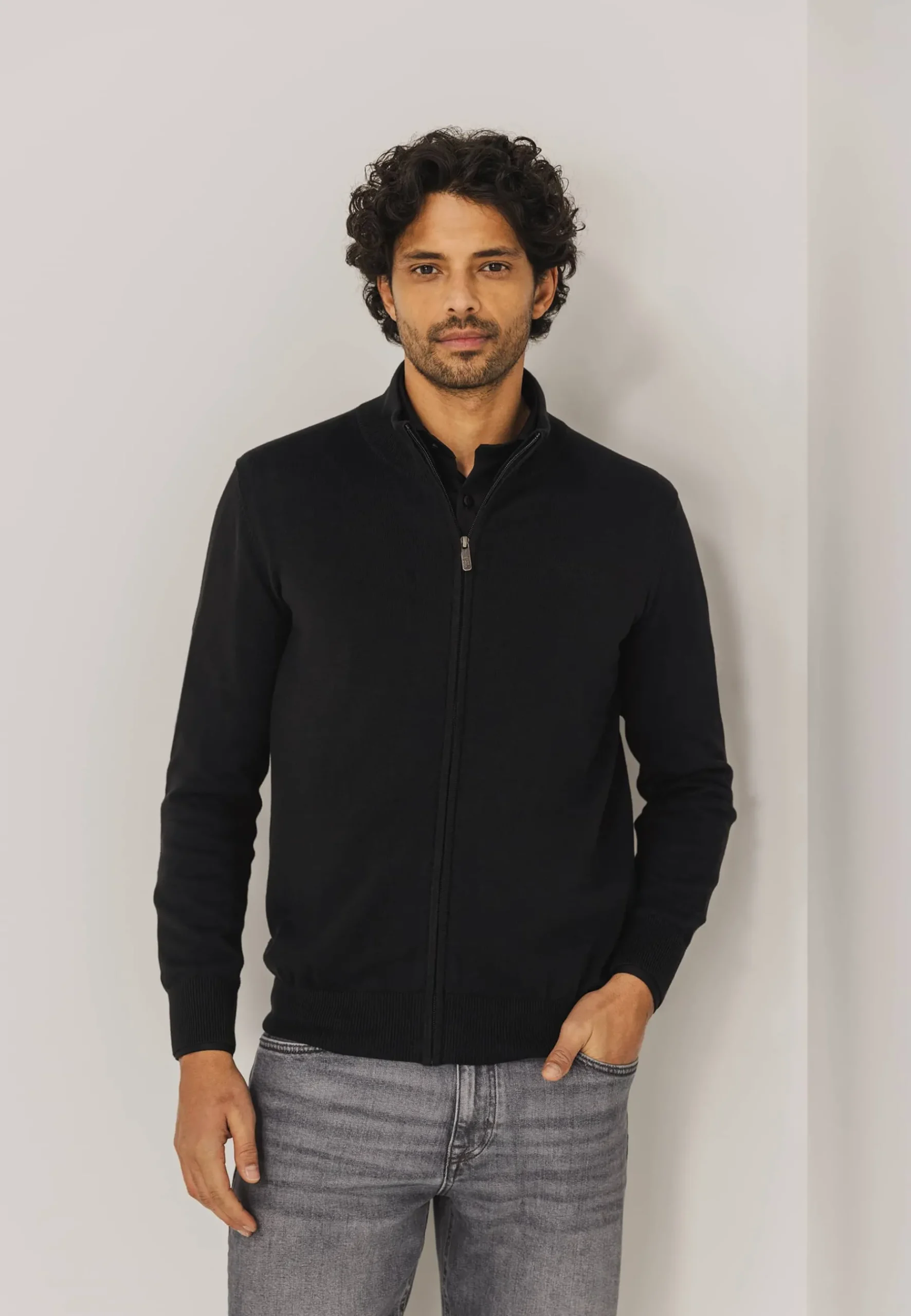 ESSENTIALS fijngebreid vest Vesten