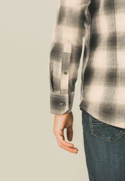 Geruit overhemd met visgraatmotief Overhemden