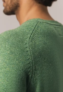 Lamswollen trui met zadelmouwen Truien