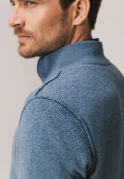 Trui met halve rits en rubberen badge Truien