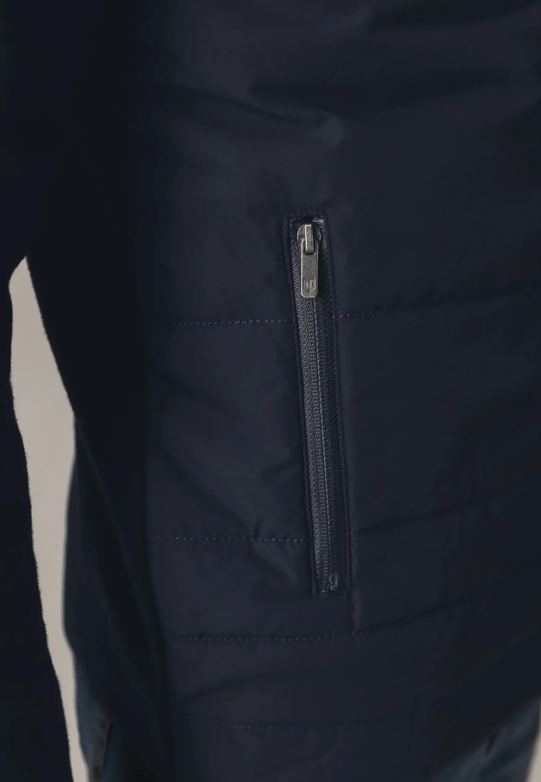 Outlet Vest met nylon voorkant Vesten